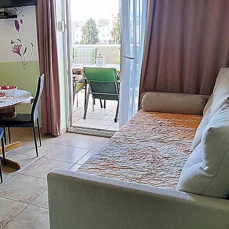 Charming 3 Sleeps 4 Guests * سبليت