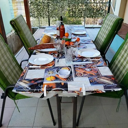 Apartment Charming 3 Sleeps 4 Guests Split