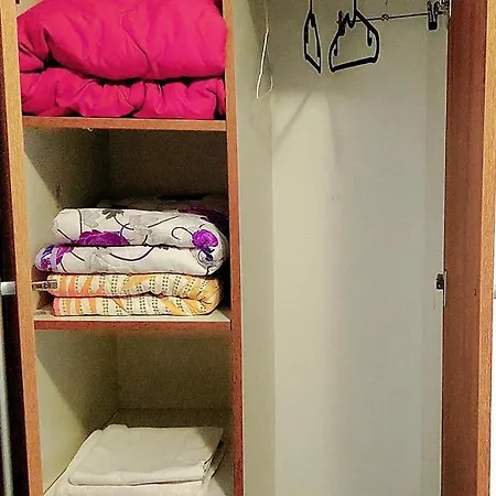 Charming 3 Sleeps 4 Guests Apartment Split