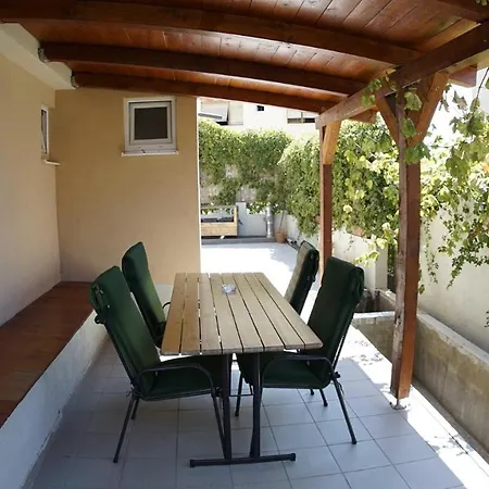 Apartment Charming 3 Sleeps 4 Guests *